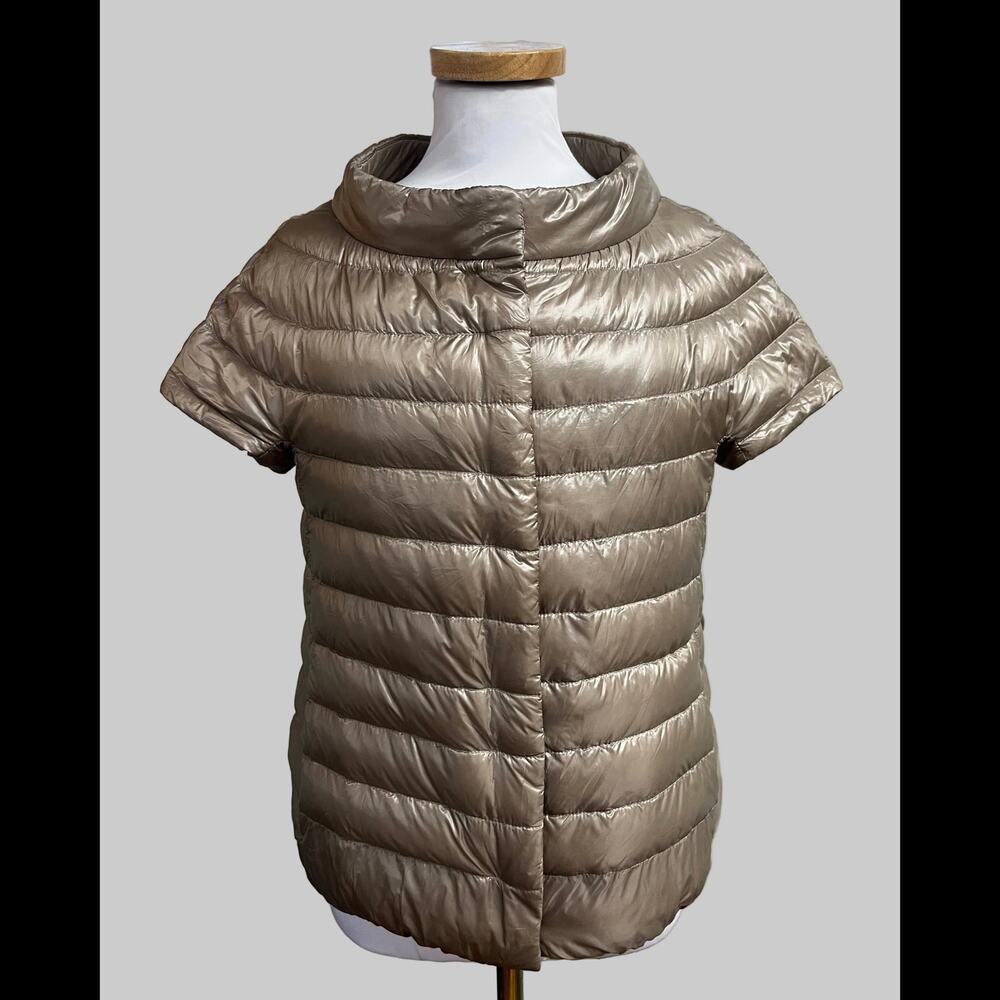 Herno champagne Iconico Emilia cap sleeve down puffer jacket, size 42 (US 6)